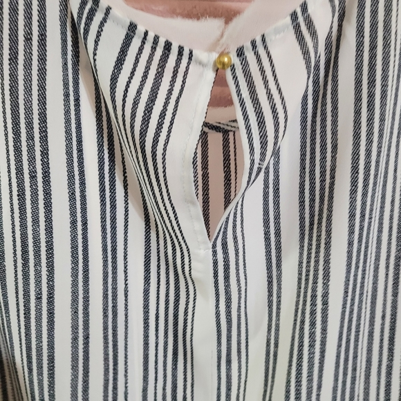 4/$25 Who What Wear tunic top ,trim neck boottom Size XXL - Picture 3 of 9